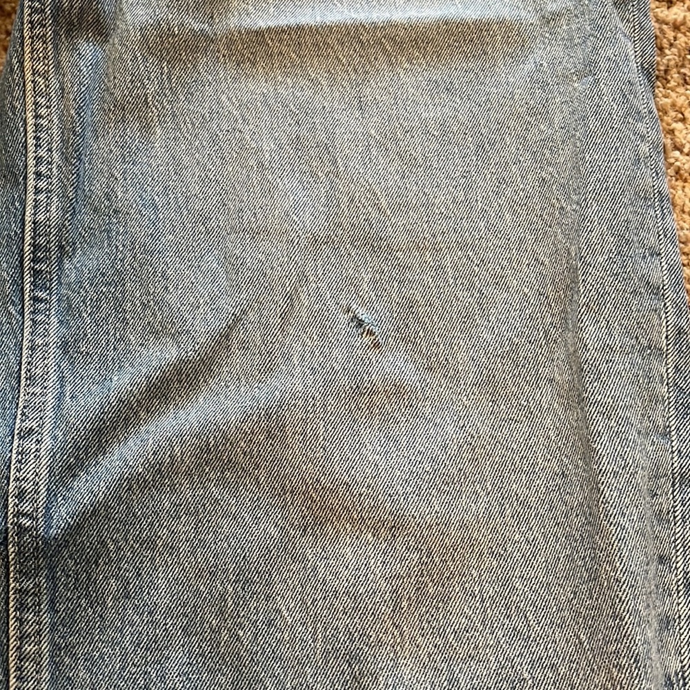 Free Assembly The 90’s Relaxed light wash jeans - Picture 7 of 9